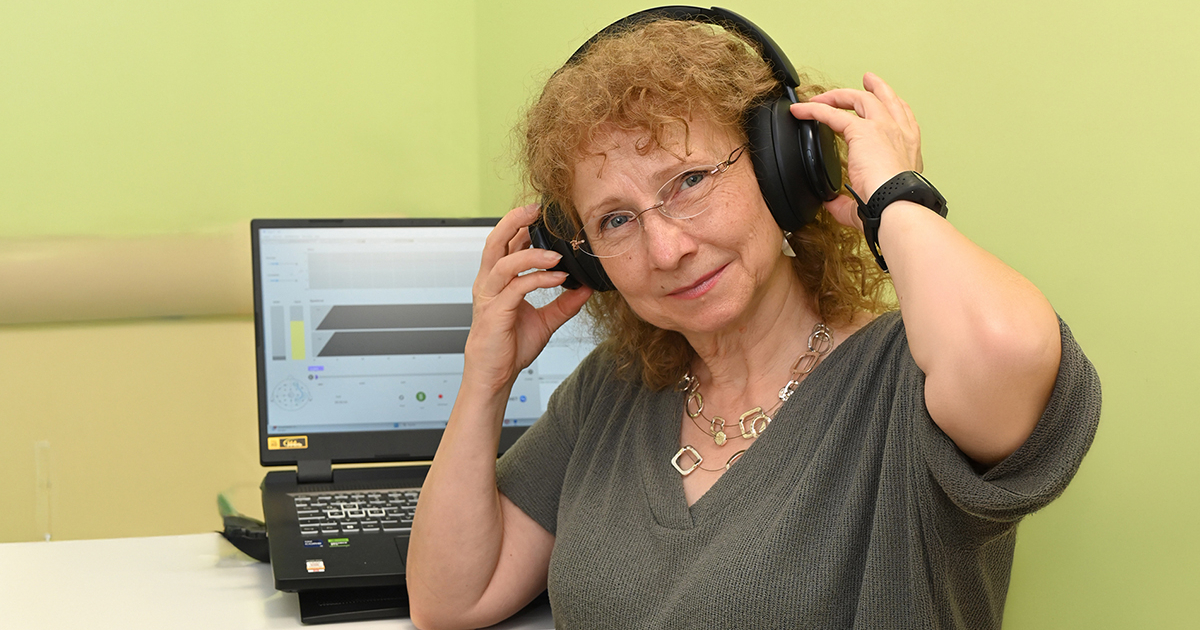 Evelin Schreiber beim Neurofeedback