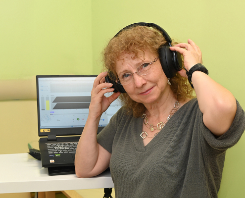 Evelin Schreiber beim Neurofeedback